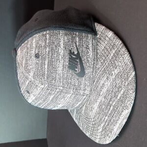 Nike True Swoosh Logo,Men's Tech Pack Black  Snapback Hat.